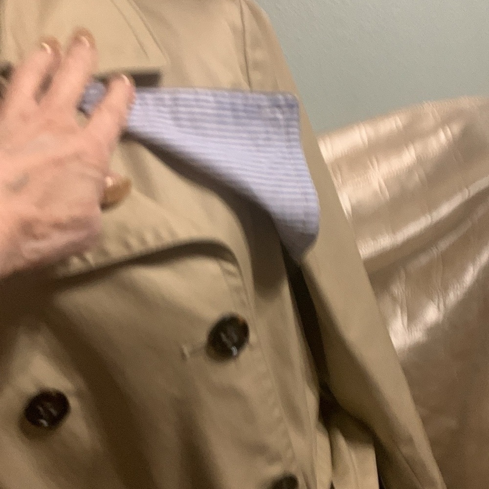 banana republic gorgeous trenchcoat - Picture 6 of 12